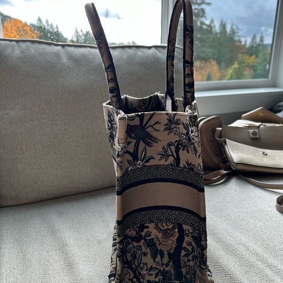 Multicolor Dior Jardin d'Hiver Embroidery - Picture 2 of 6